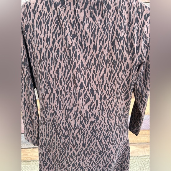 ❤️Dana Buchman Signature Briown Animal Print 3/4 Sleeve Top XS - Picture 6 of 6